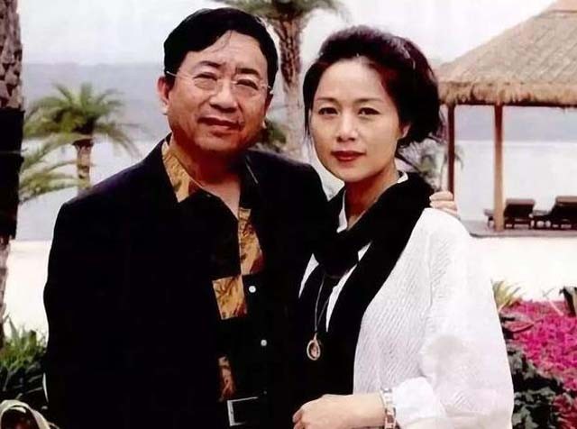 余秋雨第一任妻子李红个人简历,余秋雨第二任妻子马兰现状