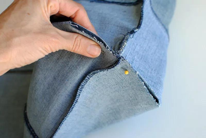 旧的牛仔裤能做什么收纳,旧牛仔裤不要扔改一个包包