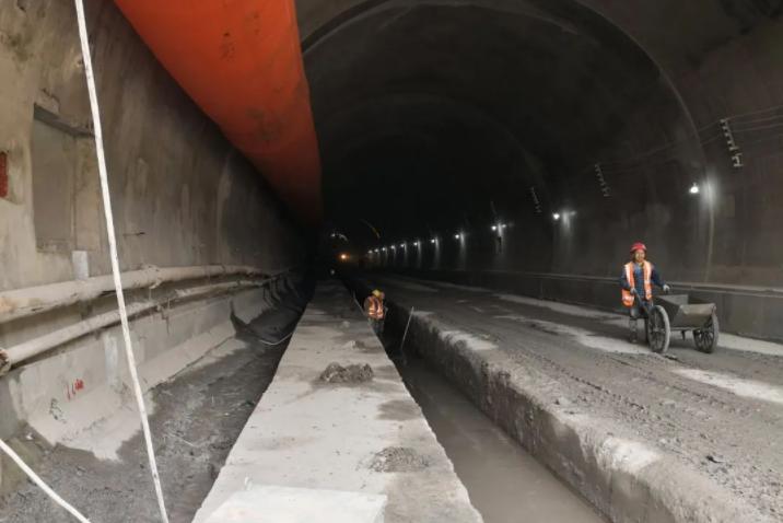 建造隧道的技术发展历程,中国建设隧道逆天工程
