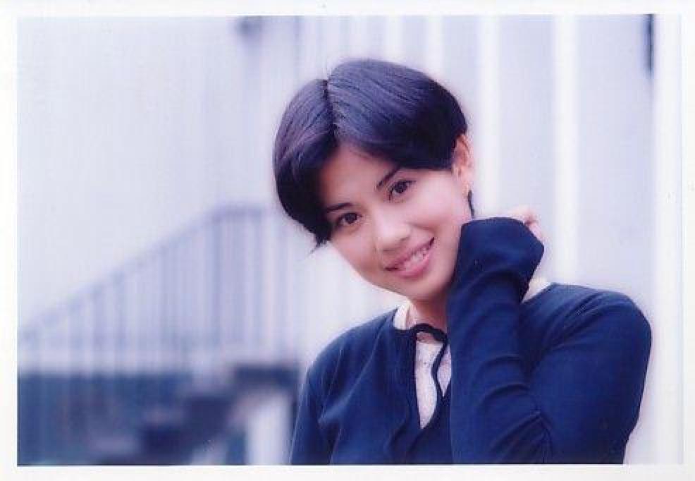 被「毁」过，她反而更迷人了