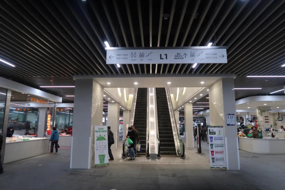 在这个足足2万平的奇妙海鲜“商场”，我找到了赚钱的动力