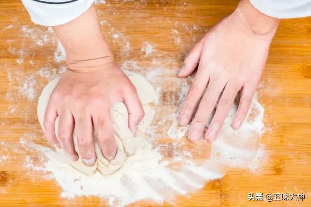 简单香酥油条教程配方,香酥油条只要加上它