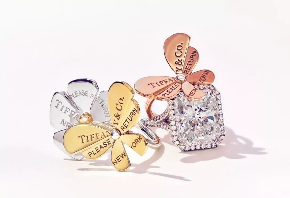 工资5000买多贵的衣服,工资5000买什么汽车