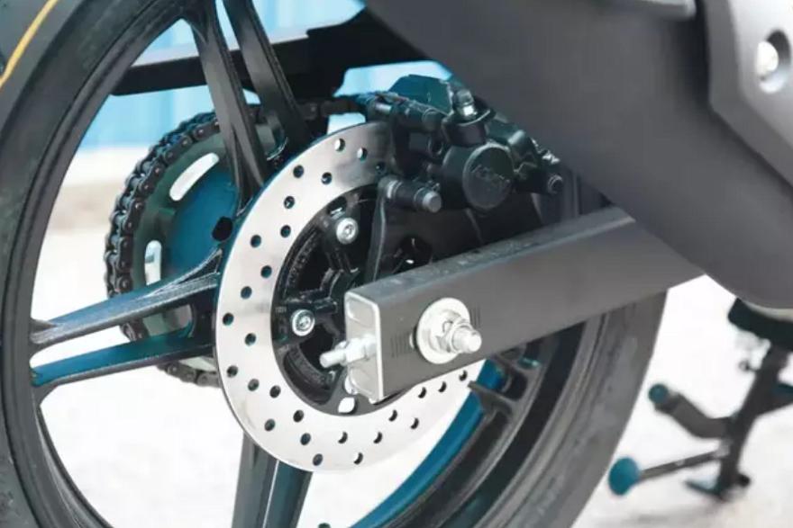 皮实耐用扭矩大的250水冷运动街车,最省油的250街车