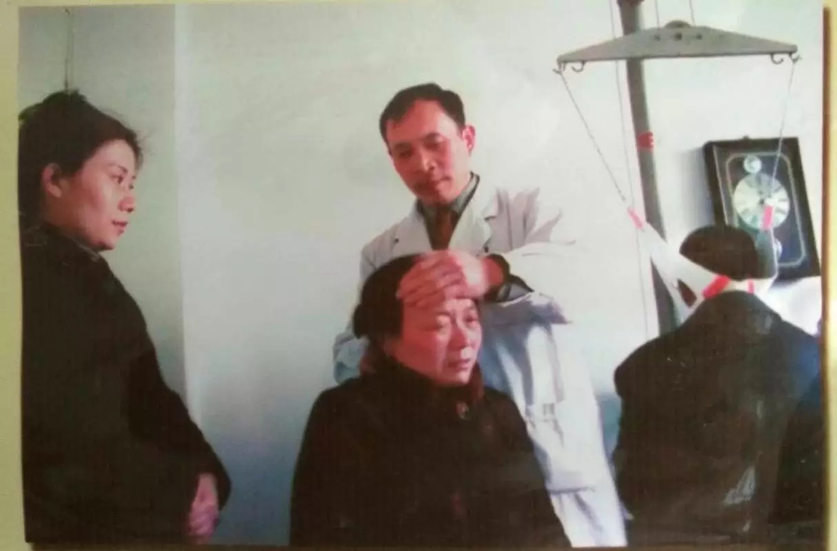 医德双馨的“康复医师”，转业军人张跃山为啥这么“牛”