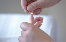 宝宝打嗝儿，亲手推拿宽胸理气、降逆止呃疗效好