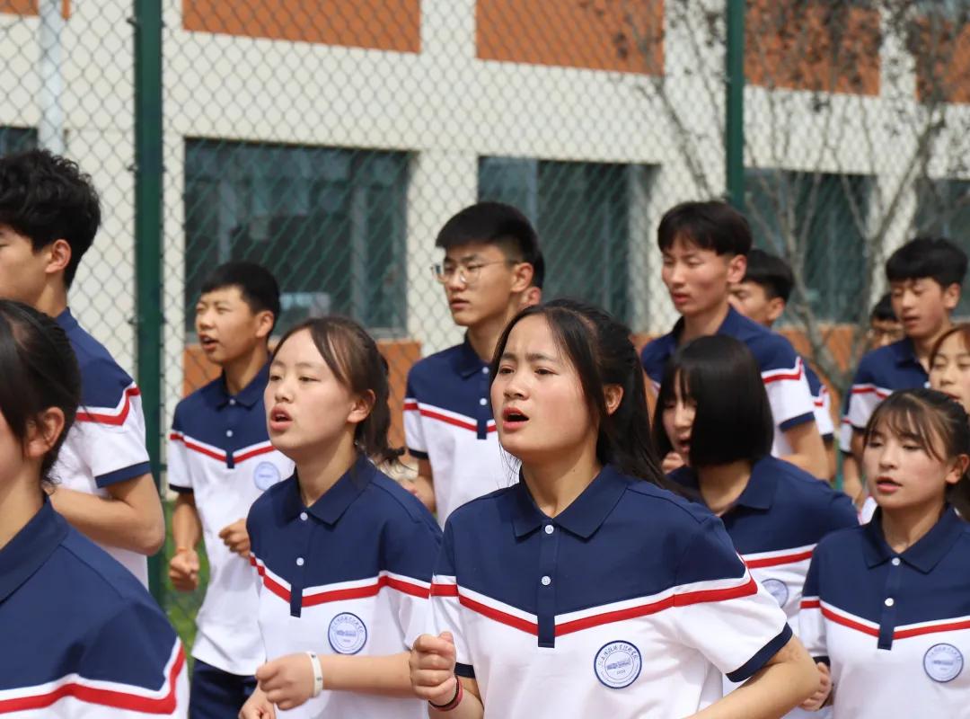 閫傚悎灏忓鐢熷湪瀛︽牎绌跨殑澶忚,鏍″洯澶忚鏂版