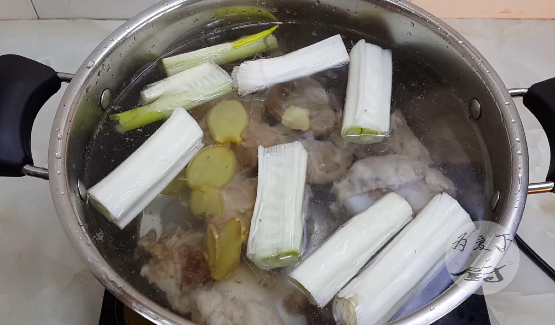 骨汤做法大全视频,骨汤做法商用