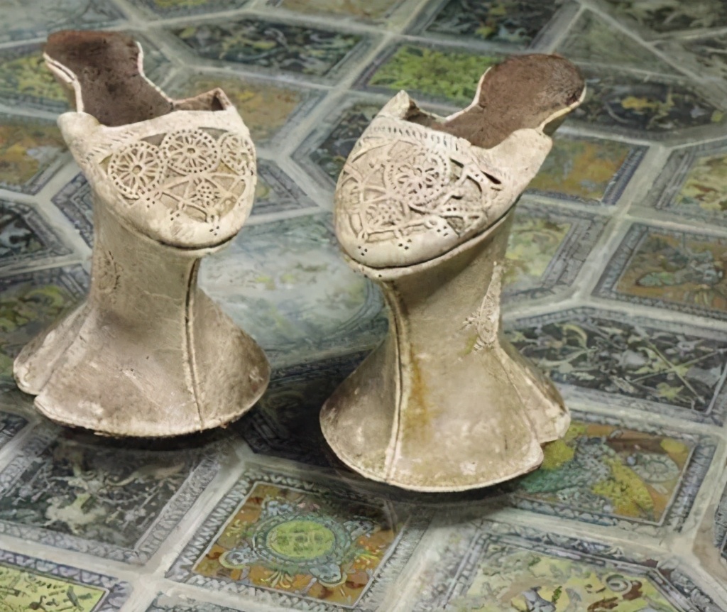 女生想变自信,高跟鞋背后的魅力和自信