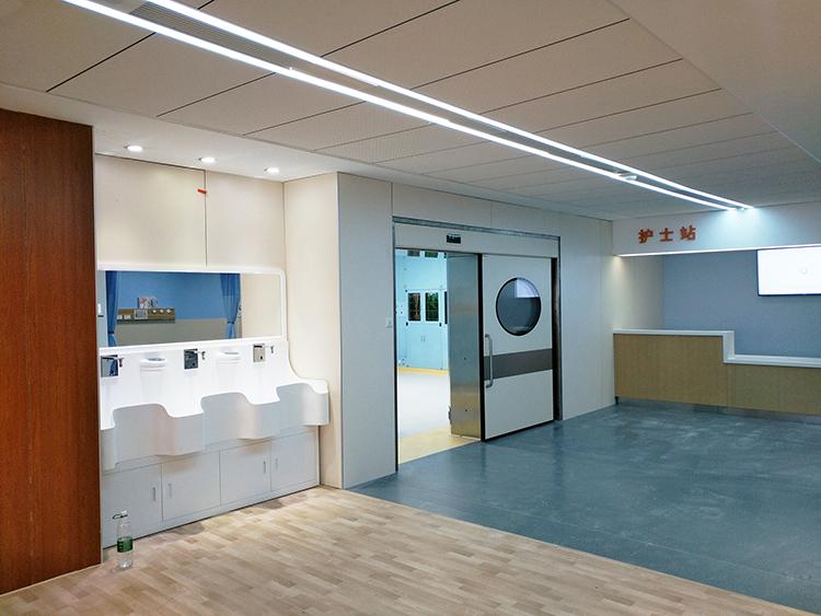 手术室墙面吊顶用什么材料,医院大厅的吊顶用什么材料