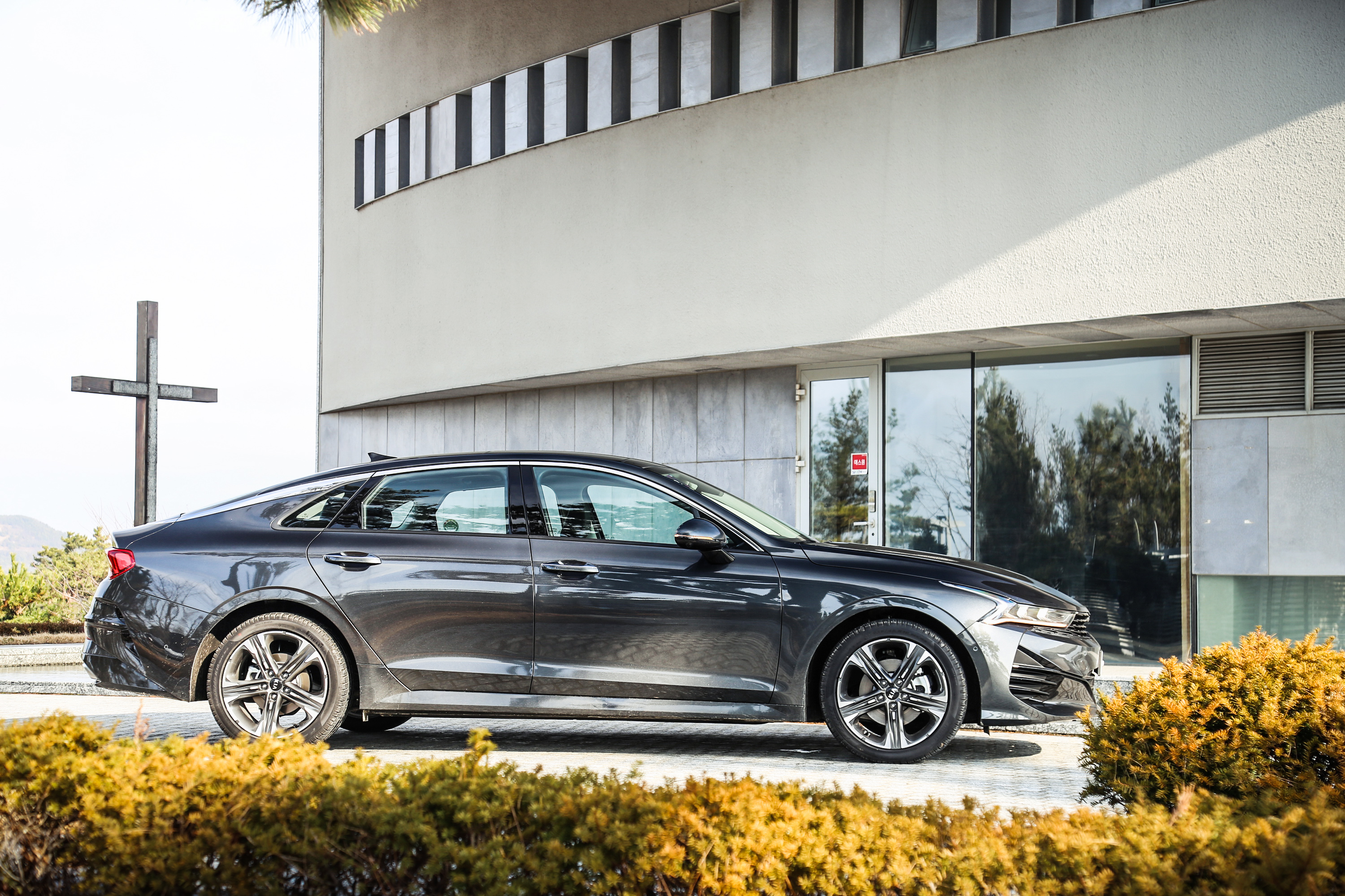 最新款起亚k5驾驶感受,全新起亚k5重回颜值巅峰