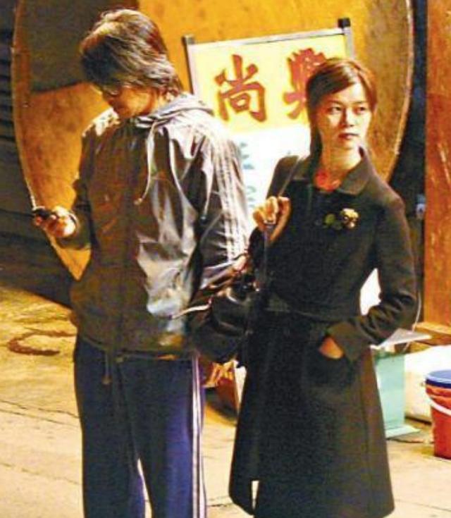 57岁周星驰历经4段感情，罗慧娟对他影响最为深，莫文蔚不计前嫌