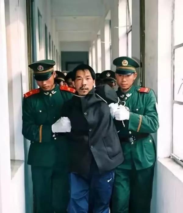 中国严打有几次,中国历史上的三次严打