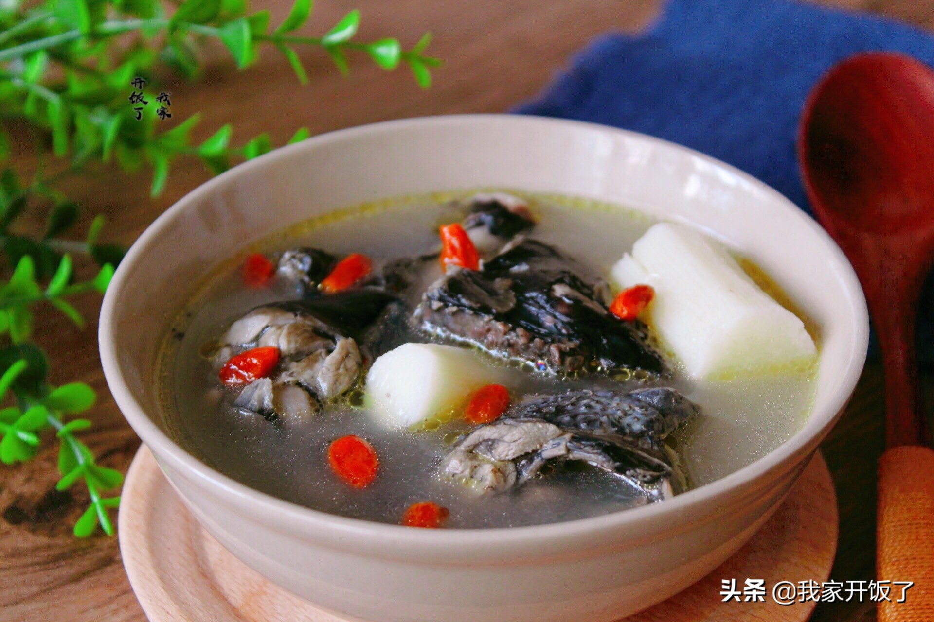 给孩子熬鸡汤怎么炖好喝又营养,鸡汤怎么做给孩子补脑