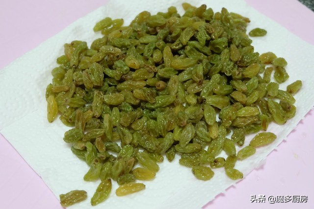 全麦葡萄干面包,抹茶全麦葡萄干面包