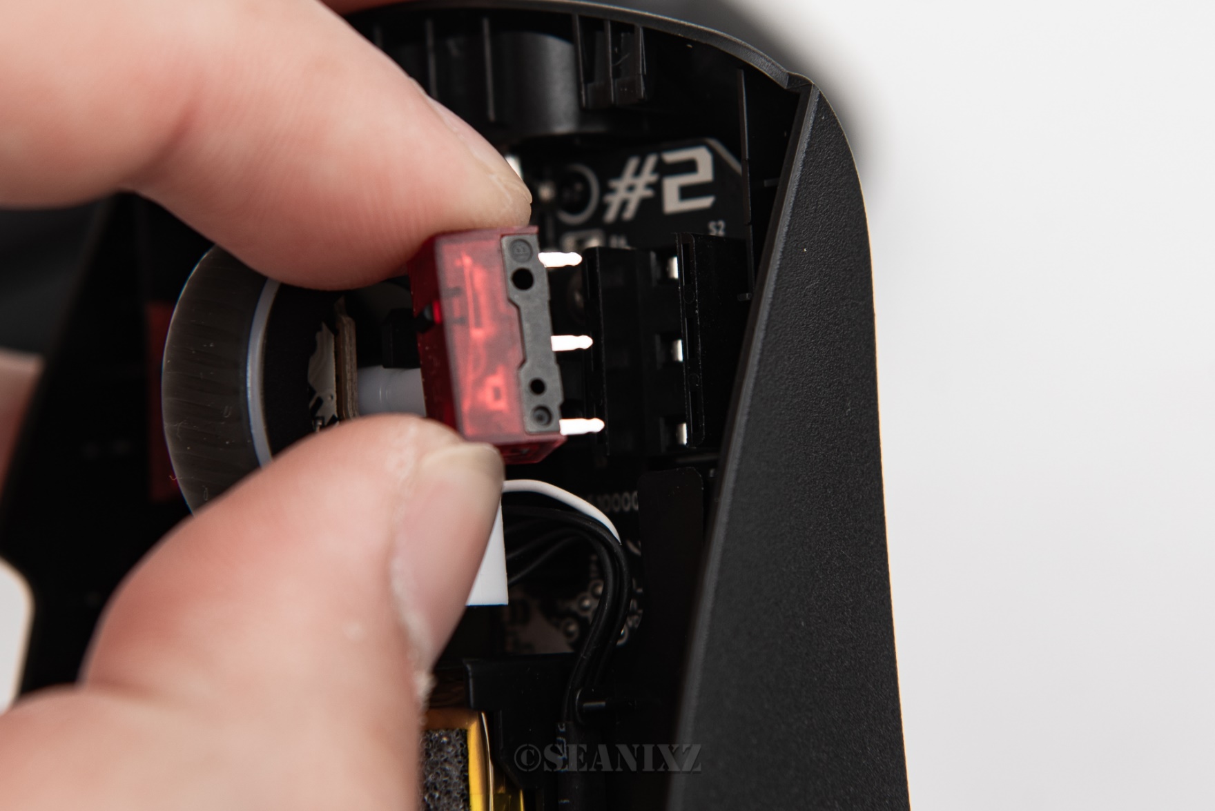 即插式微动鼠标,rog月刃无线鼠标适合大手吗