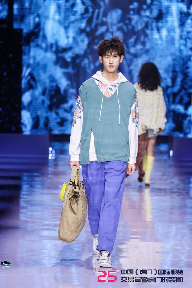 以纯2019夏季秀场,以纯女装2019发布会