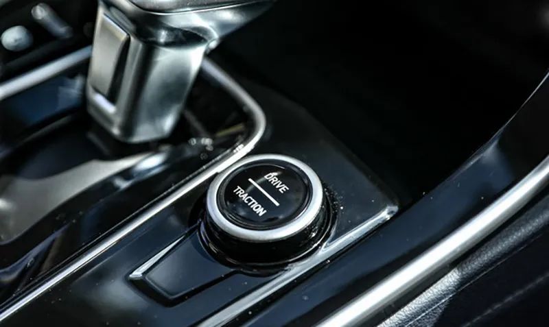 三菱劲炫销量差的原因找到了光底子好有什么用？看得到的是配置