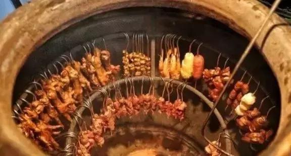 烧烤也能红遍金钻广场一条街,长春烧烤最有特色的烧烤店