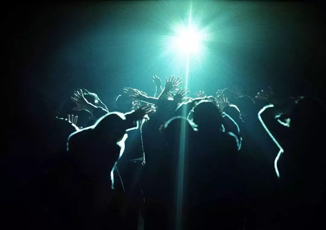 越是危机越能看清人性,所有危机的背后都是人心的危机