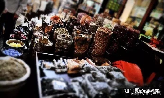 迪拜沉香从哪里来的,迪拜进口哪个国家沉香多