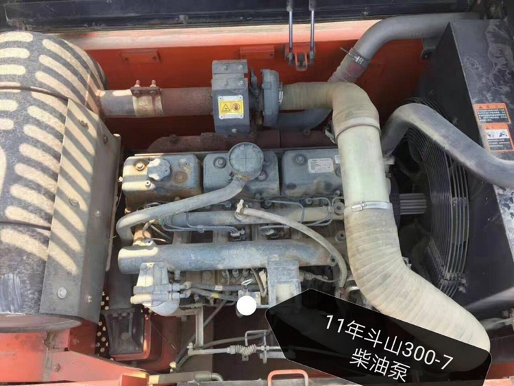 新疆二手斗山300挖机,斗山300挖掘机价格