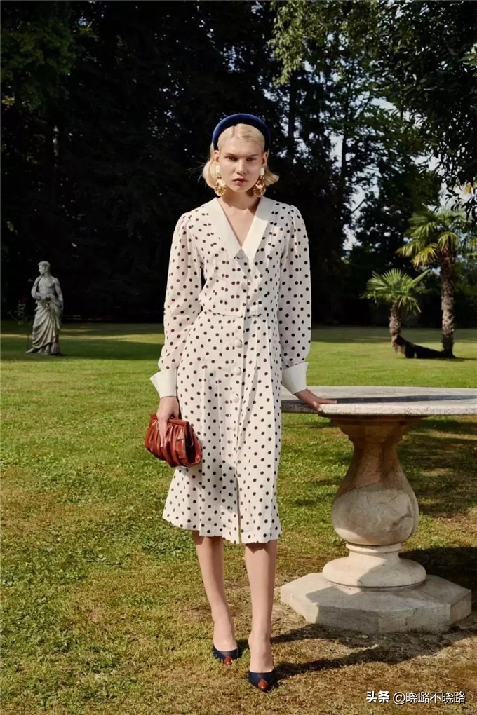 衬衫式小白裙气质高级显瘦,最近很火的高级感裙子