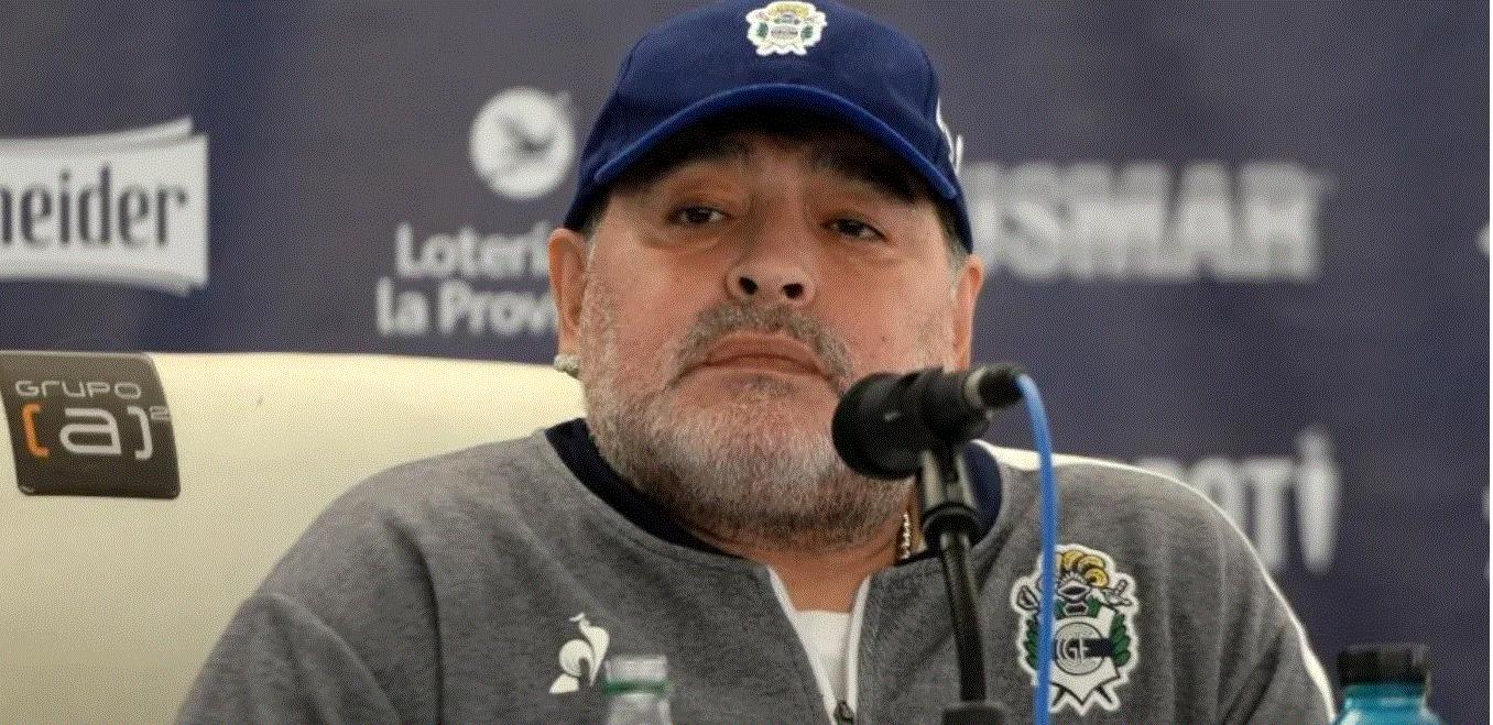 球王马拉多纳仍在icu接受照顾,球王马拉多纳离开那不勒斯