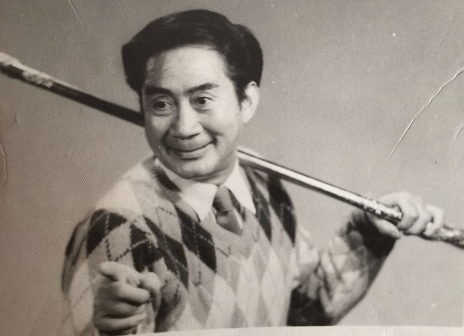 为钱反咬恩师,好友葬礼宣传新剧,六小龄童:完美诠释人如何变猴