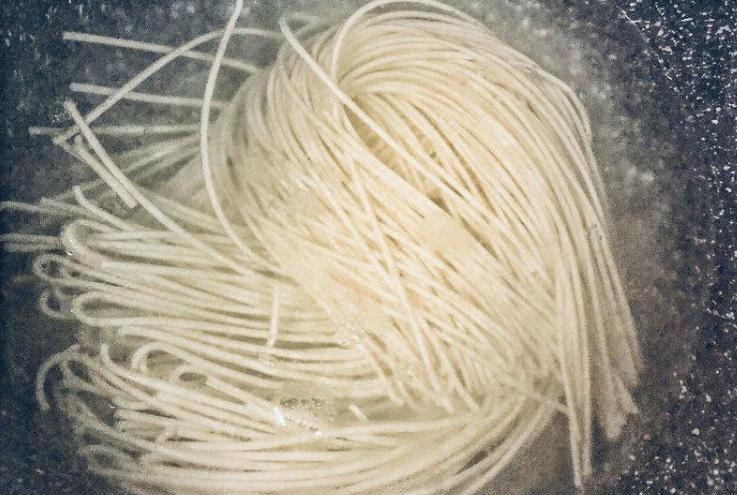 凉面怎么煮又劲道又好吃,怎么做不过凉水的凉面