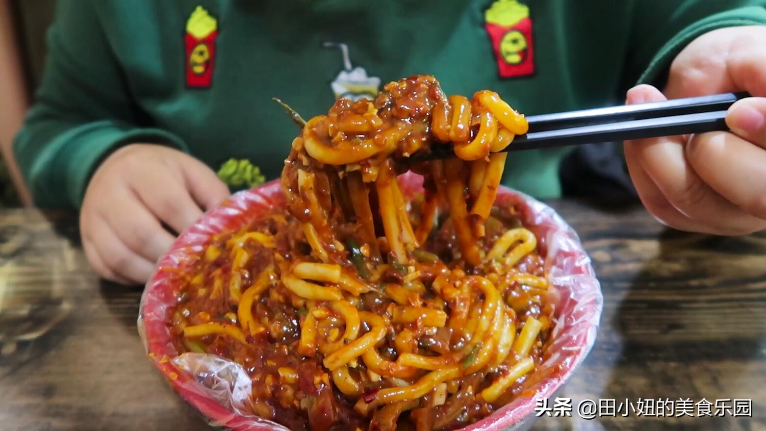 新疆妹子最喜欢吃的米粉,特别好吃的米粉店每周回家必吃