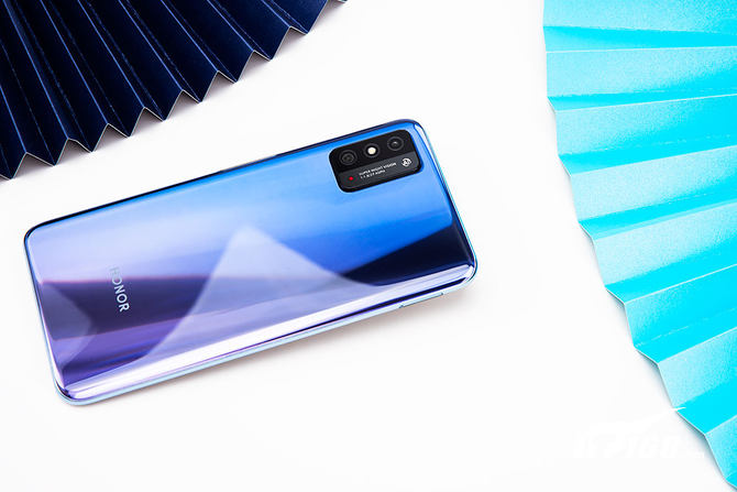 荣耀x10max测评护眼么,荣耀x10max7寸大屏