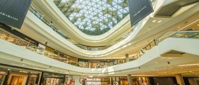 中国旅游服务出口竞争力的现状,旅游逆差对我国旅游业的影响