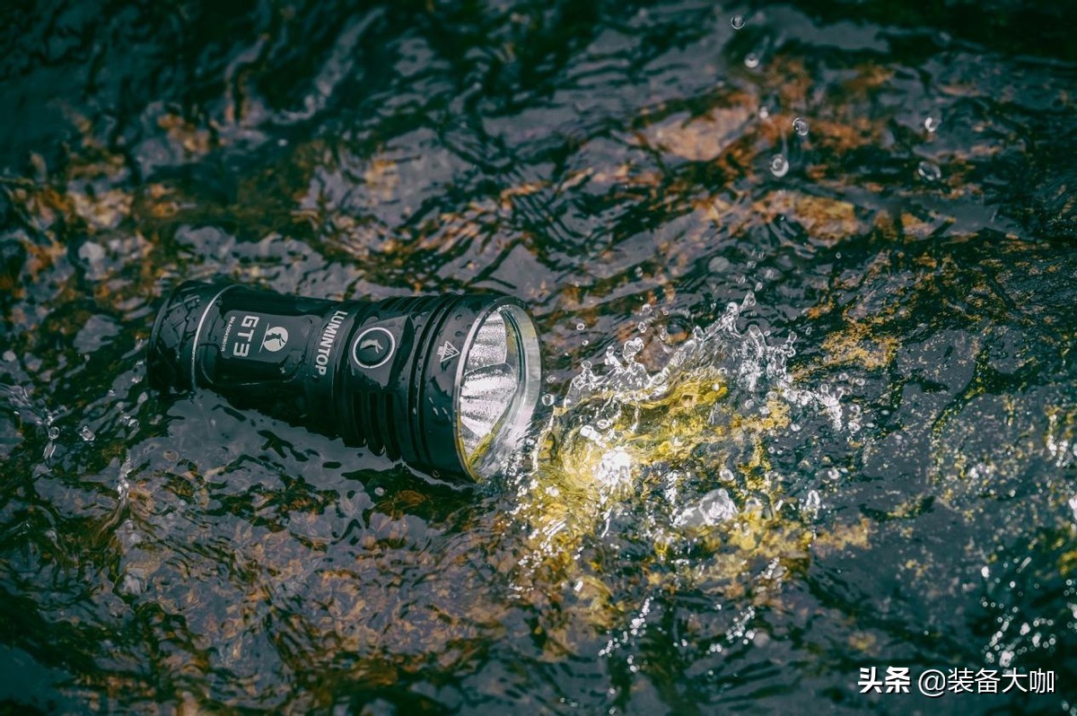 三眼小钢炮手电筒亮吗,三眼小钢炮强光