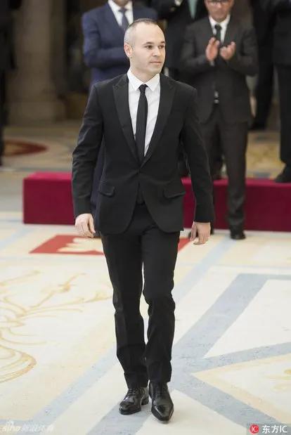 西班牙足球黄金一代伊涅斯塔,足球中场集锦伊涅斯塔