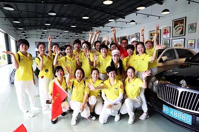 巨邦快乐集结号丨看见了，其中一艘游艇上，是我们的船长大舅哥