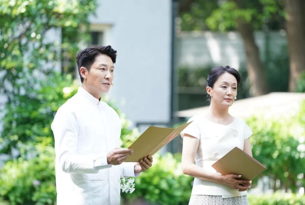 龚雪60多岁状态,68岁龚雪80岁达式常近照曝光