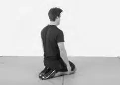 瑜伽倒立的好处及正确的倒立方法,床头倒立的好处及正确的倒立方法