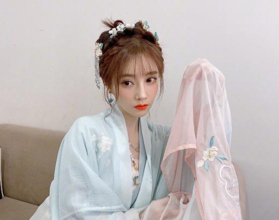 邓紫棋冯提莫国风,冯提莫国风侧颜杀