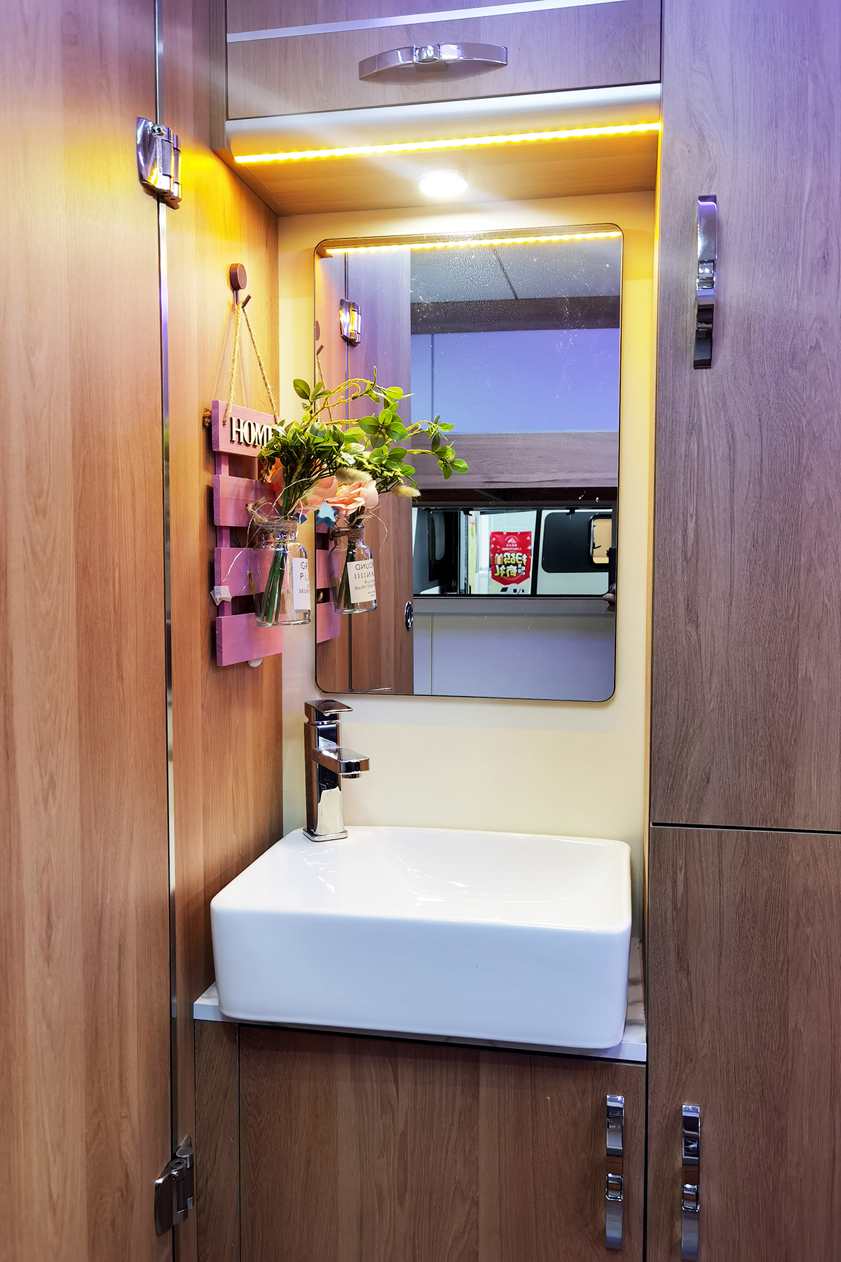 玻璃钢房车车体,豪华内饰房车