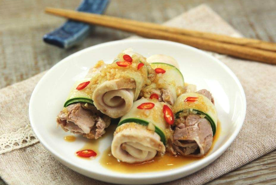 蒜泥白肉川菜经典,川菜十大名菜蒜泥白肉