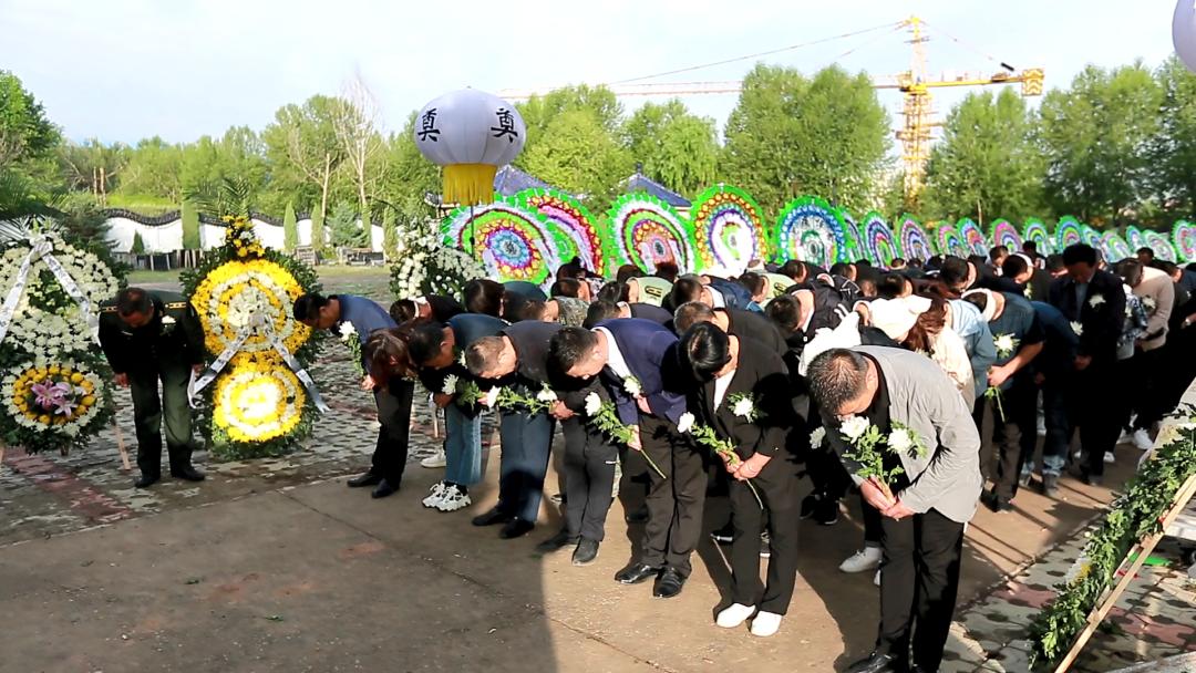 牺牲在高原的陆军,牺牲的少校