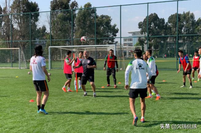 中国足坛降薪前后对比,中超本土球员或再次降薪