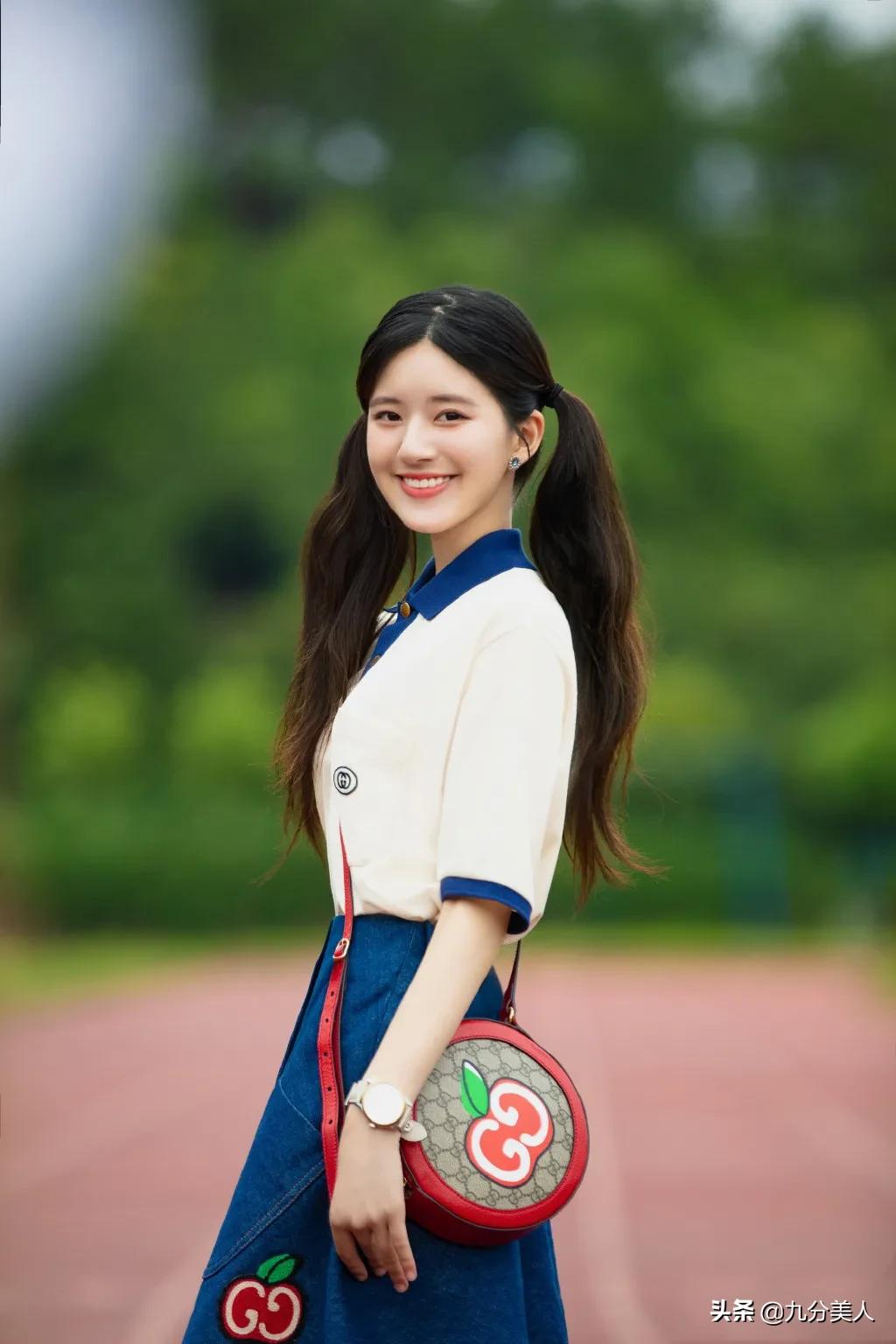 赵露思校园风穿搭,学院风穿搭赵露思最新