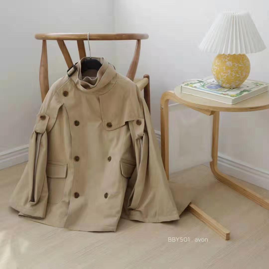 2018年韩国爆火的红蓝两边外套,韩国最新外套穿搭