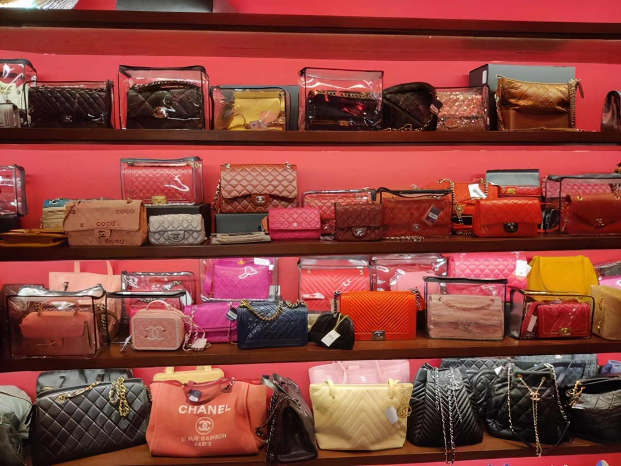 女明星为什么喜欢奢侈品,女明星都爱用的包包