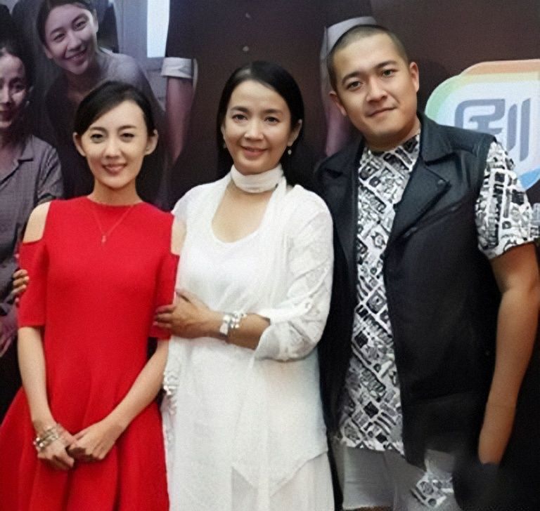 吕丽萍打扮视频,吕丽萍最新穿搭