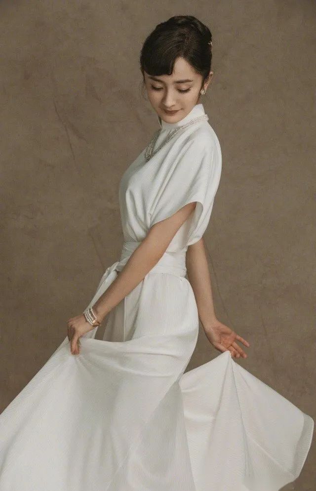 满大街都是浓浓的过节气息,满大街都是国风的衣服