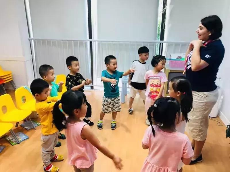 武汉英孚狂揽多项大奖！“全国新浪五星金牌名师十强”来啦