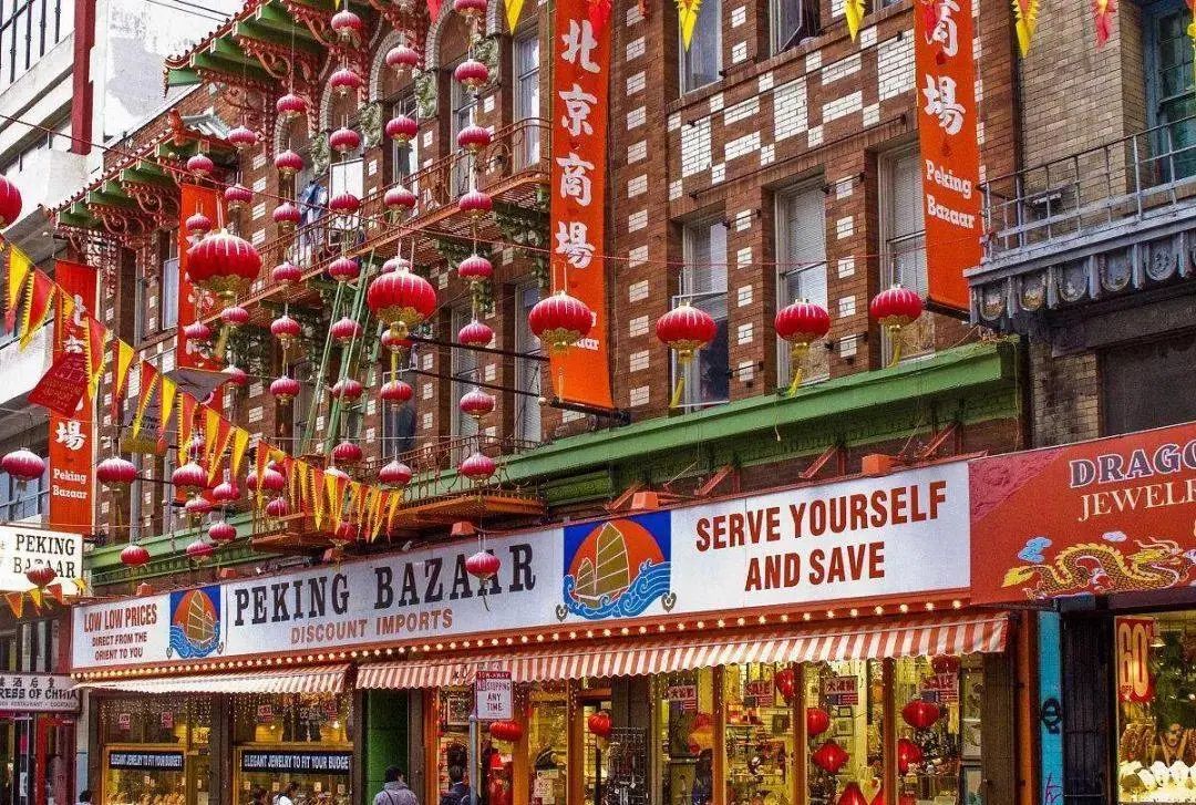 华裔老妇被火烧,九旬老人被喷辣椒水后续